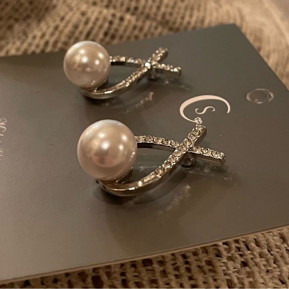 Earrings, Drop Faux Pearl & Rhinestones, BRAND NEW! - Picture 4 of 4